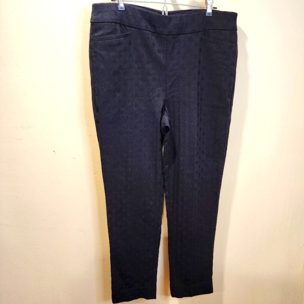 Chico's Black Cropped Slimming Women's Pants Size 12R